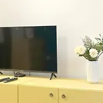 Aurora Abode - Center 1 Bdr Fast Wi-fi Διαμέρισμα *